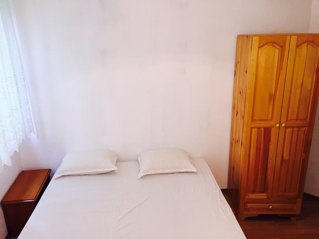 Petrovi Guest House Обзор Номер фото