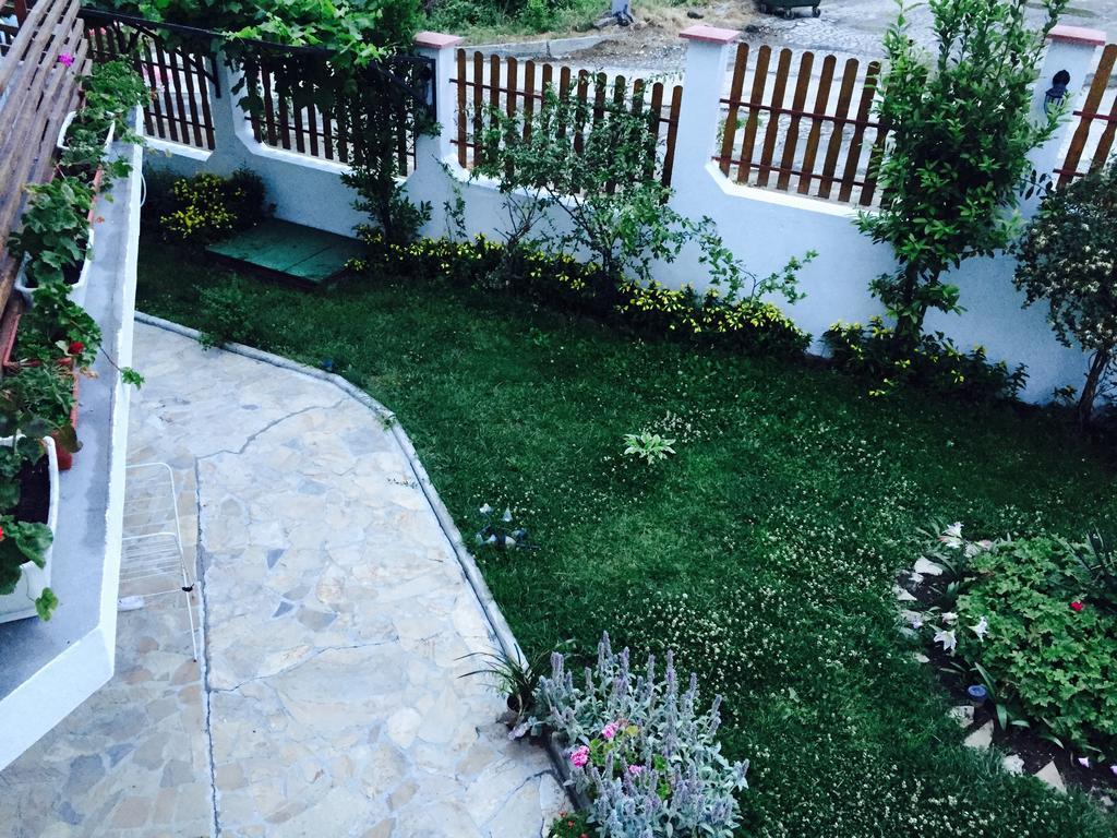 Petrovi Guest House Обзор Номер фото
